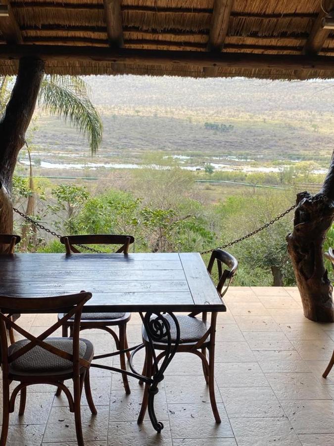 Croc River Lodge Komatipoort Exterior foto