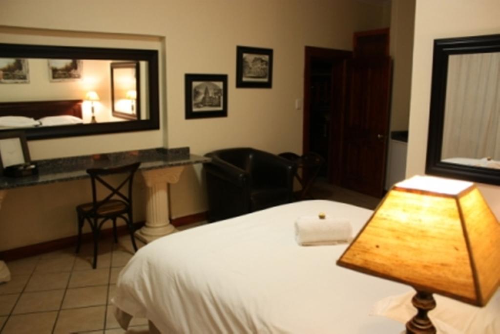Croc River Lodge Komatipoort Exterior foto